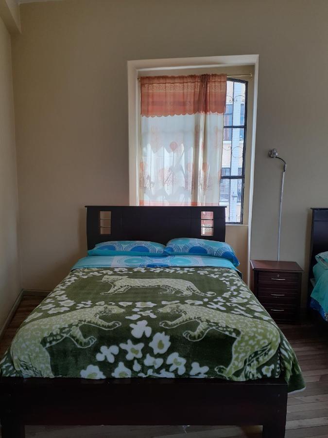 Hostal Mediodia Кито Екстериор снимка