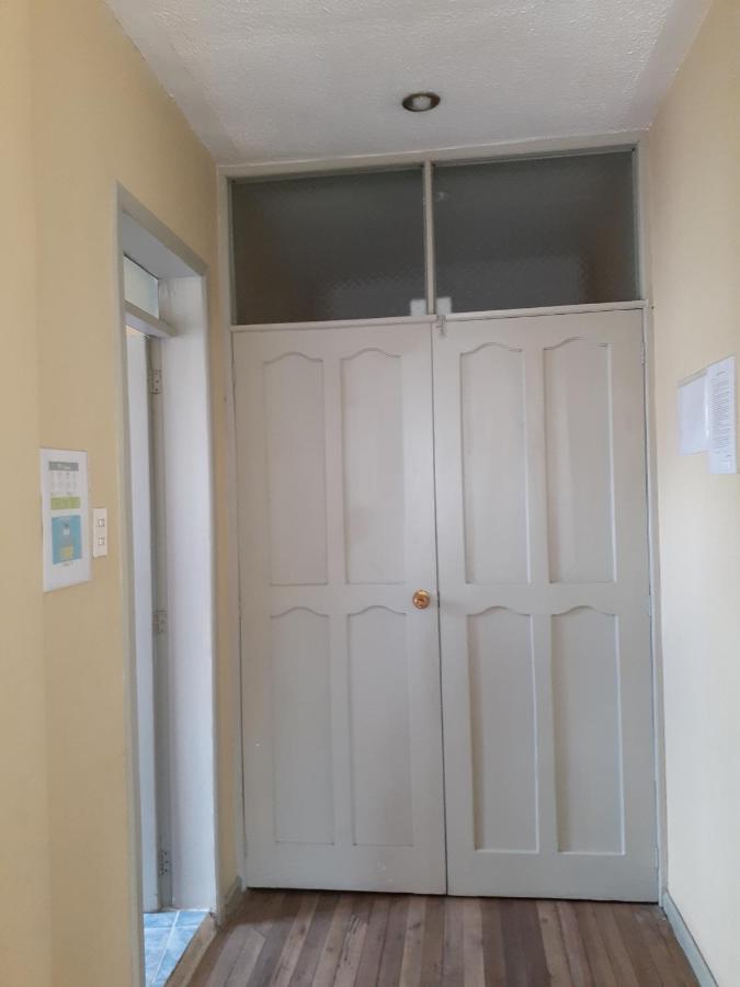 Hostal Mediodia Кито Екстериор снимка