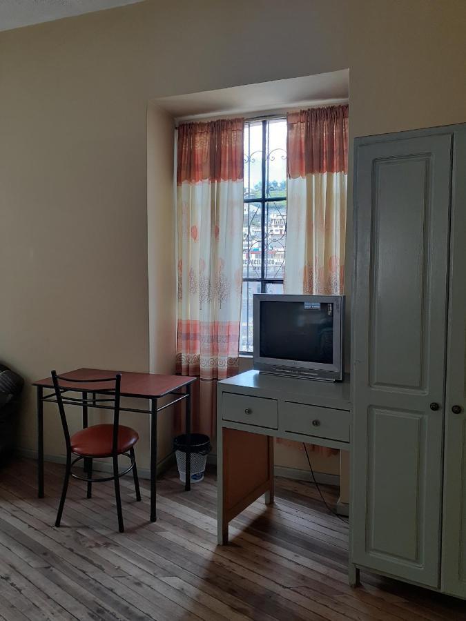 Hostal Mediodia Кито Екстериор снимка