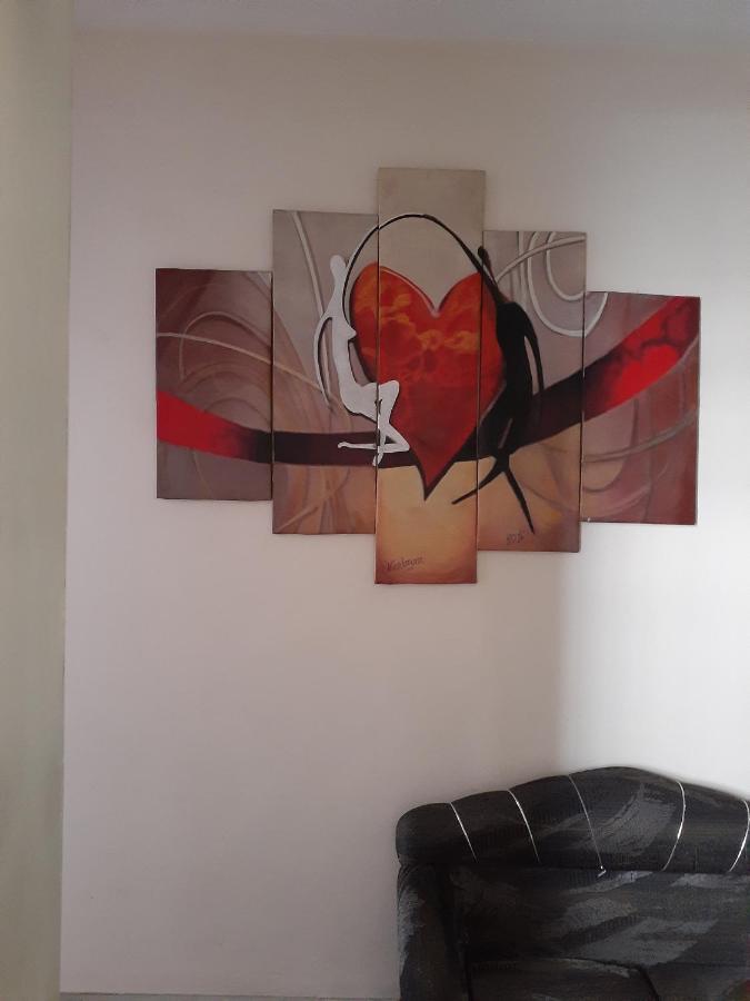 Hostal Mediodia Кито Екстериор снимка