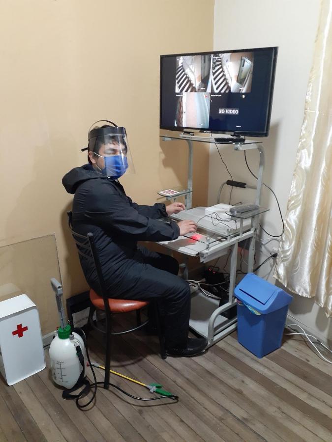 Hostal Mediodia Кито Екстериор снимка