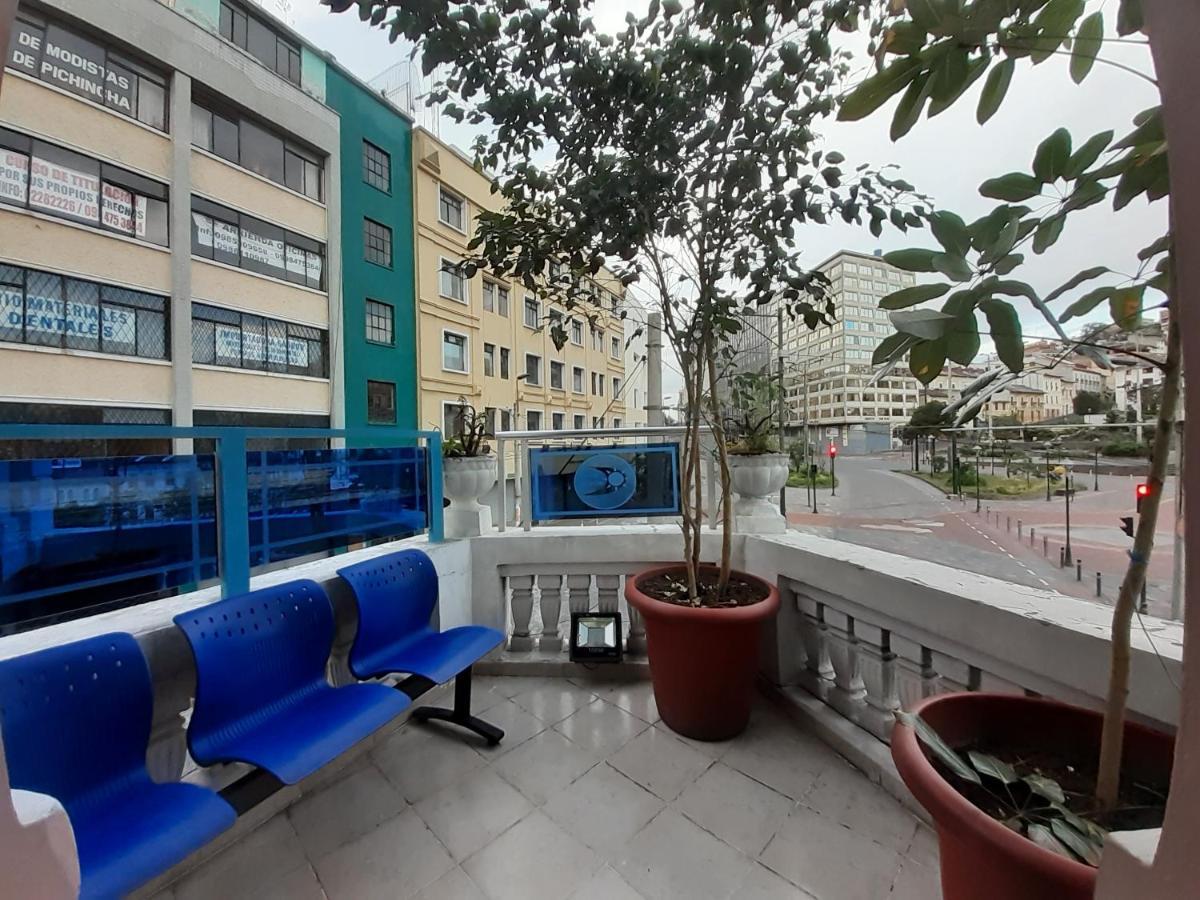Hostal Mediodia Кито Екстериор снимка