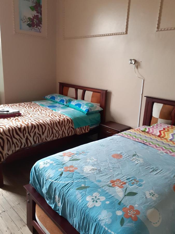 Hostal Mediodia Кито Екстериор снимка