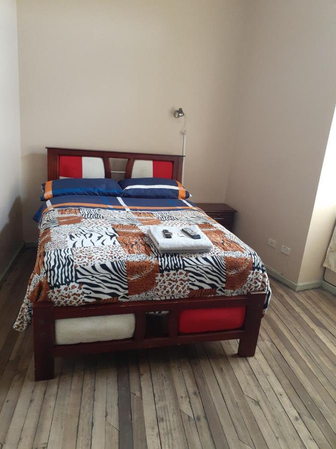 Hostal Mediodia Кито Екстериор снимка