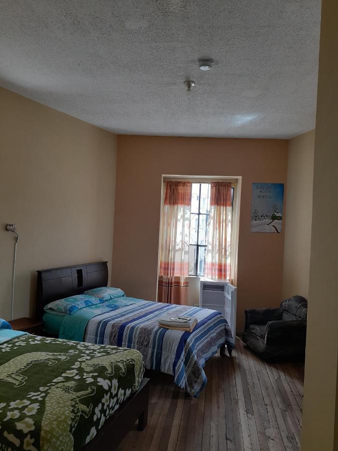 Hostal Mediodia Кито Екстериор снимка