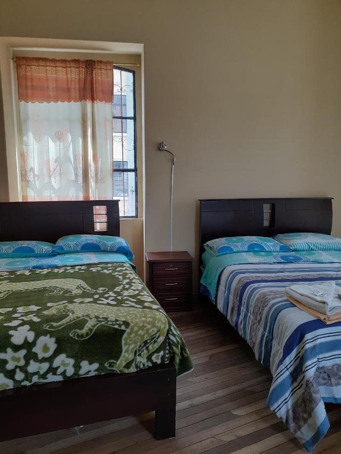 Hostal Mediodia Кито Екстериор снимка